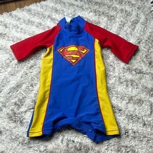 Superman rash guard baby boy 0 to 12 months 84% nylon 16% Lycra